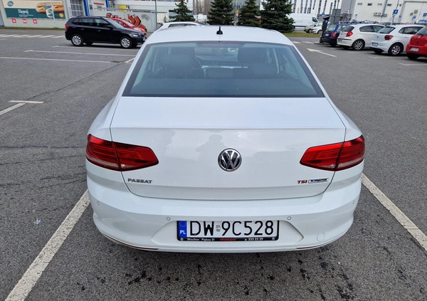 Volkswagen Passat cena 61900 przebieg: 114500, rok produkcji 2015 z Wrocław małe 92